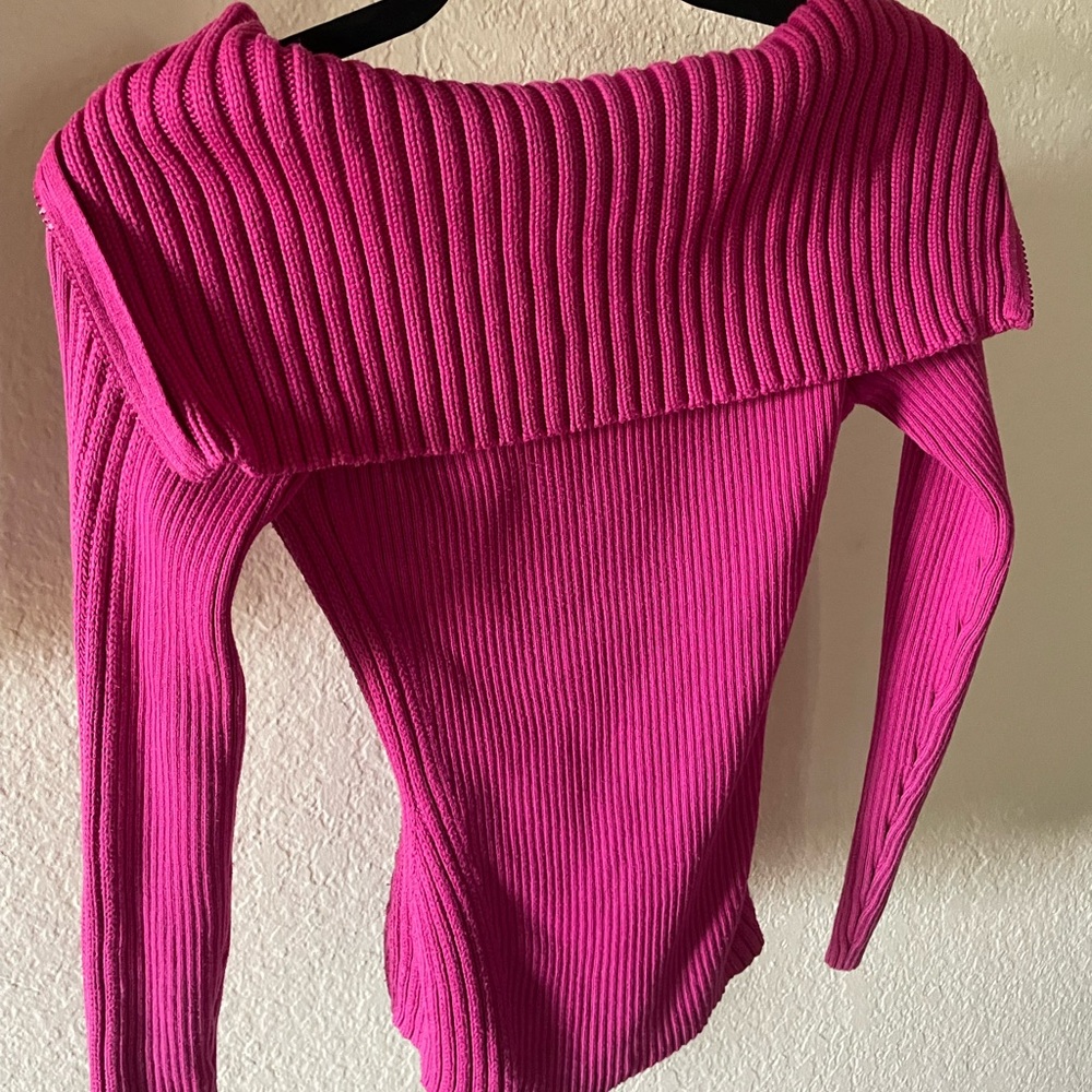 Cache Sweater - Picture 3 of 3